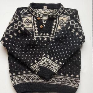 Men's wool Nepalese Black & Cream Patterned Sweater with wooden buttons